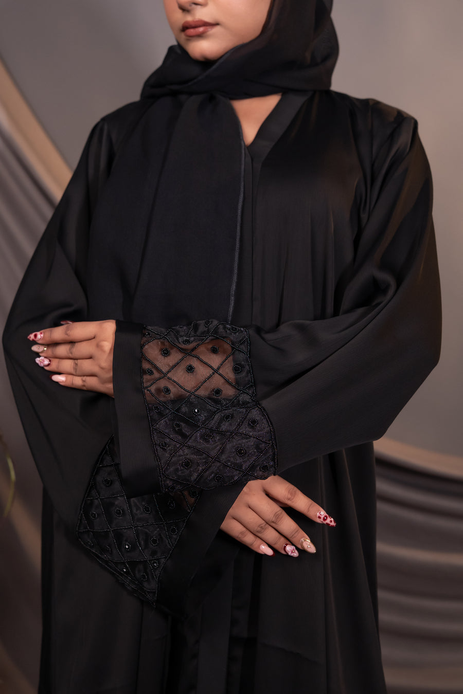 Lumière Black Abaya – Embroidered Cuff Detail