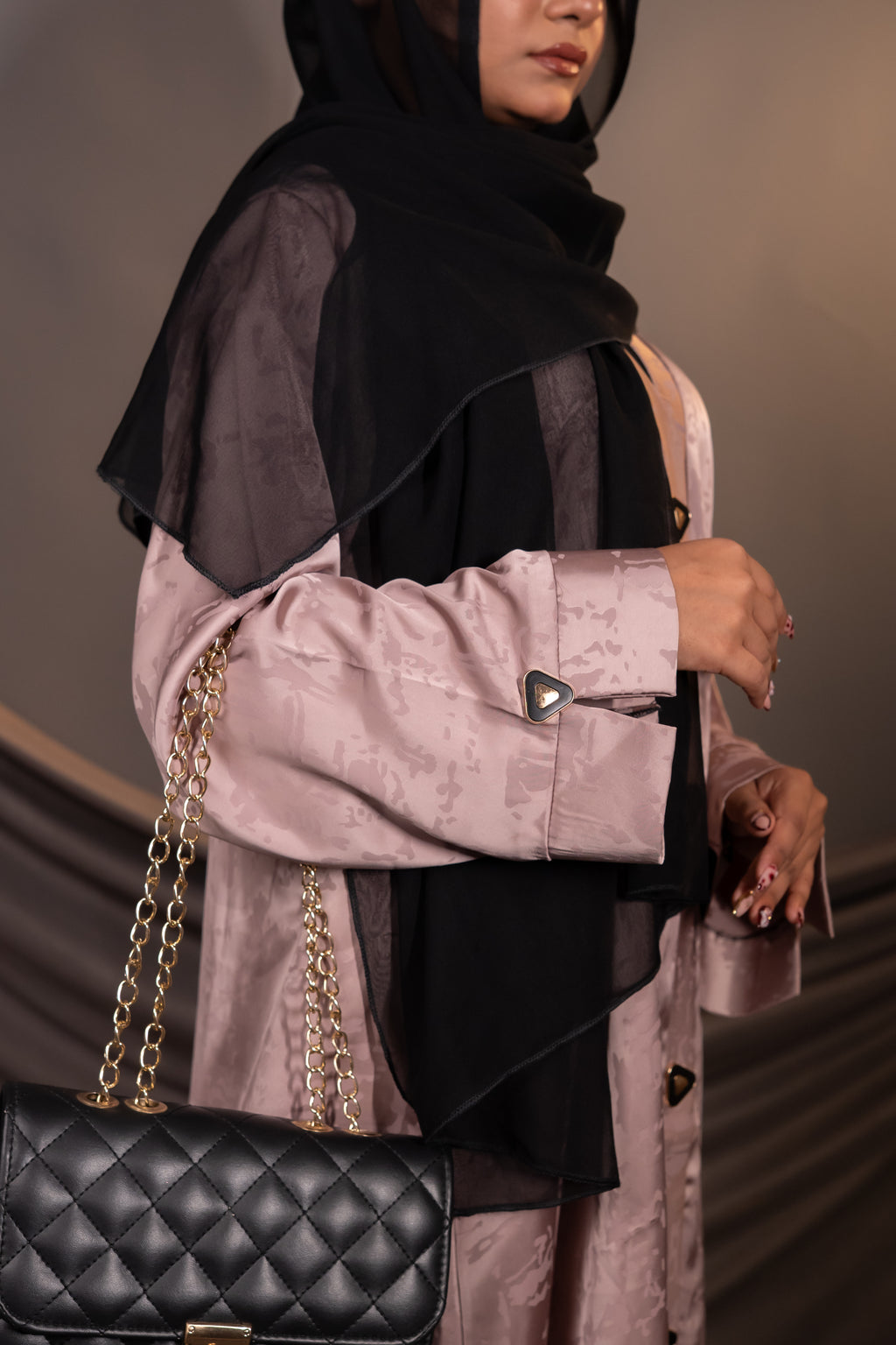 Élan Rose Abaya – Textured Button Front