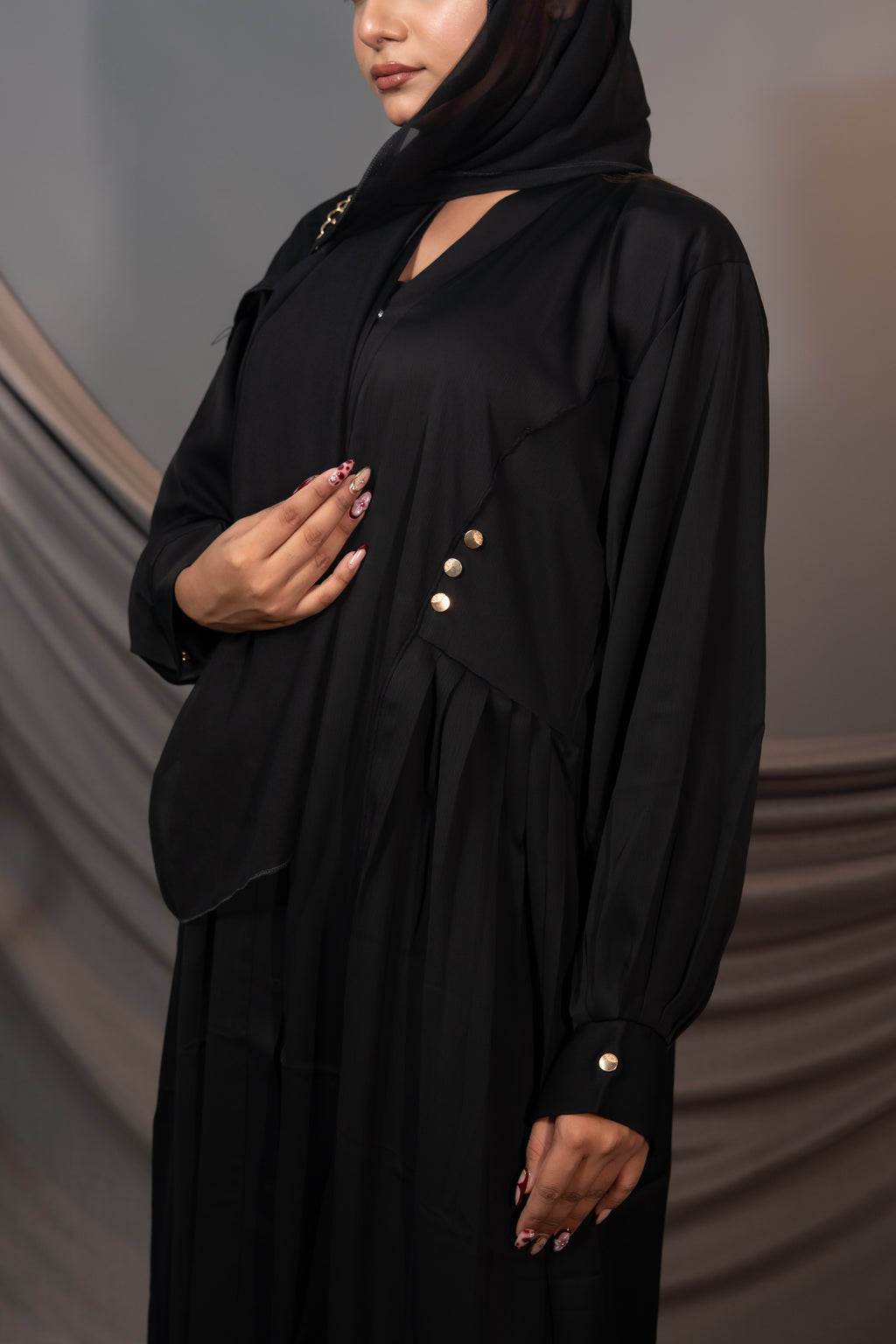 Noiré Grace Abaya – Draped Waist & Cuff Detail