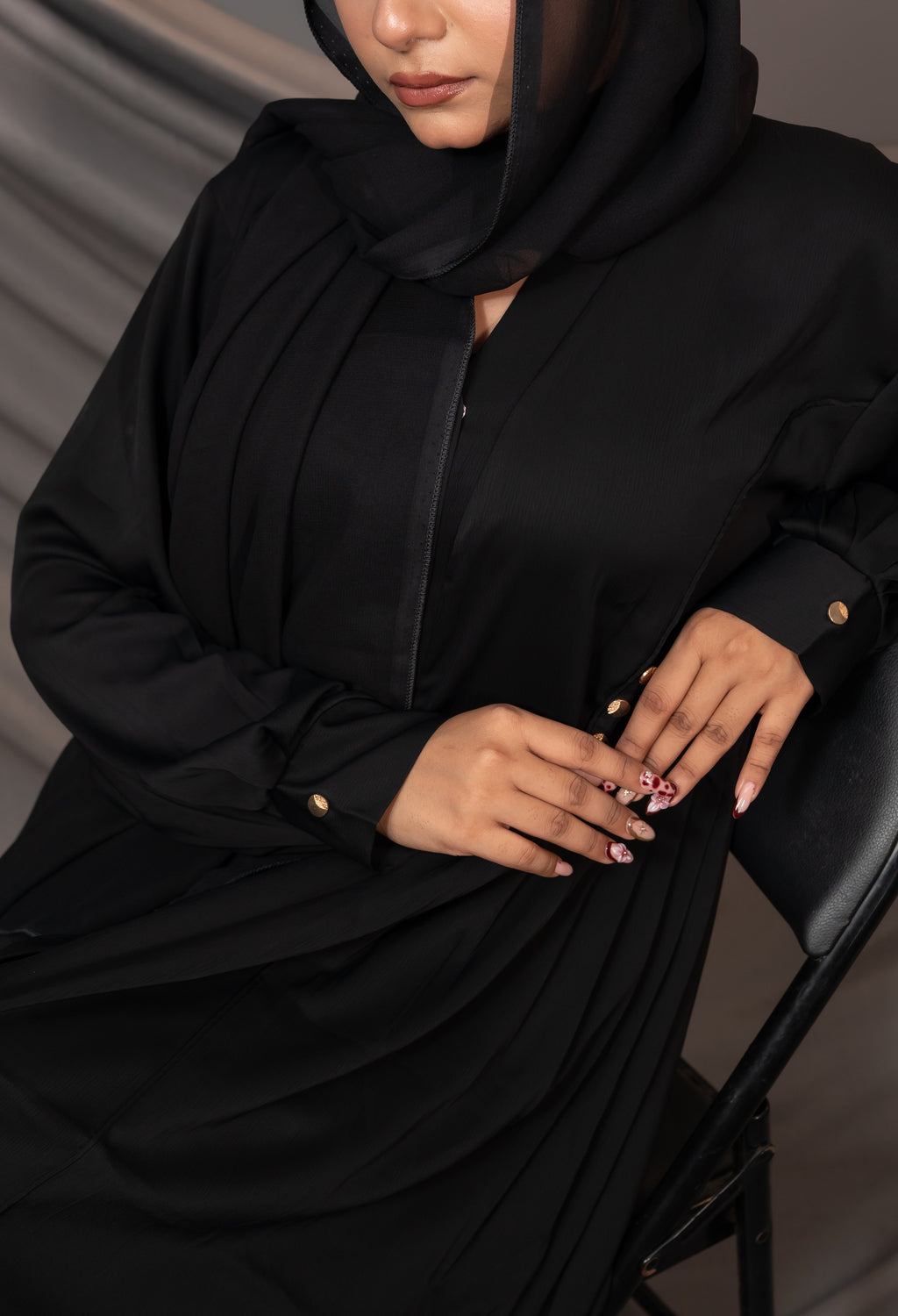 Noiré Grace Abaya – Draped Waist & Cuff Detail