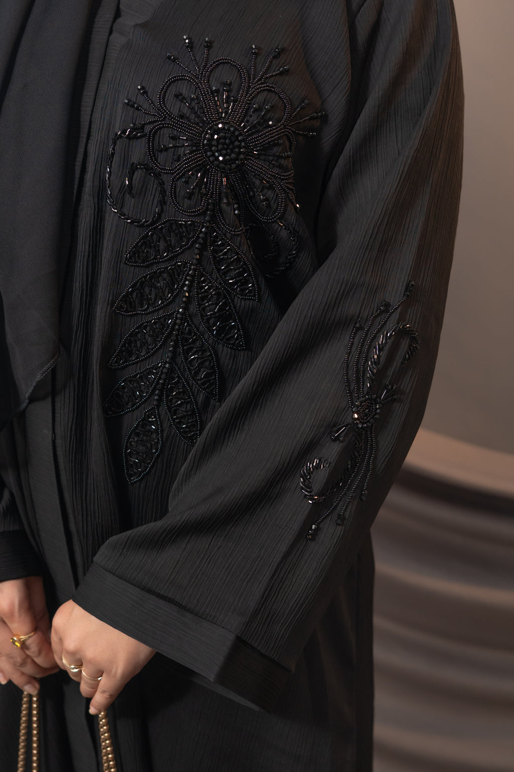 Étoile Noir Abaya – Embroidered Sleeve Detail
