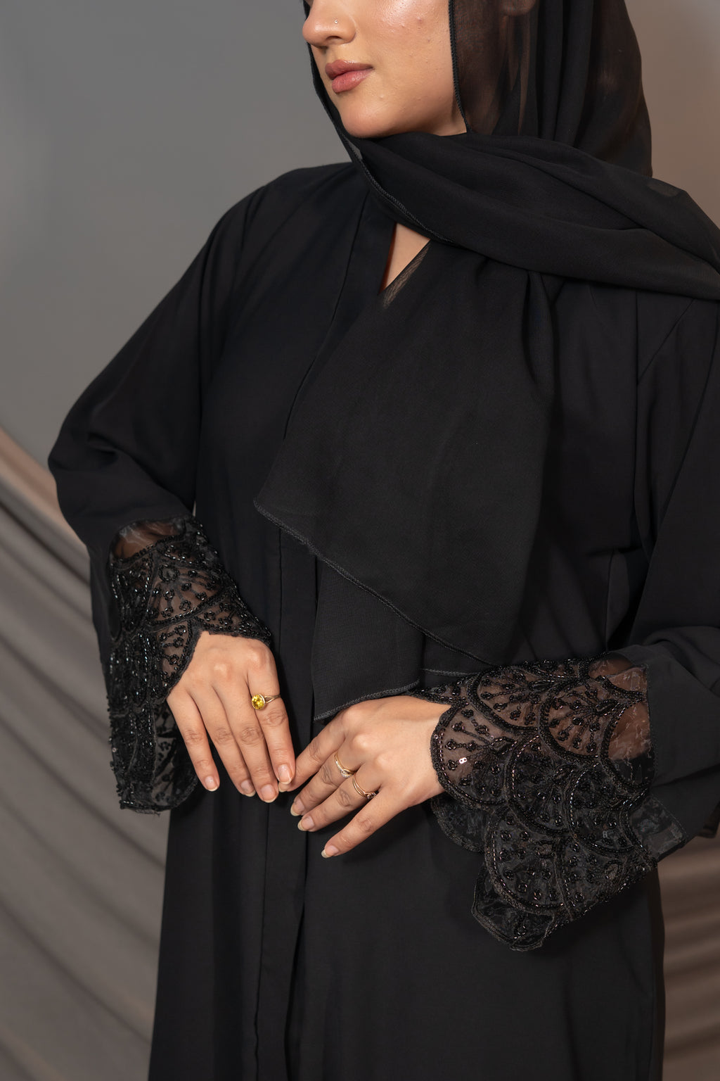 Amara Noir Abaya – Lace Embellished Cuff & Hem Detail