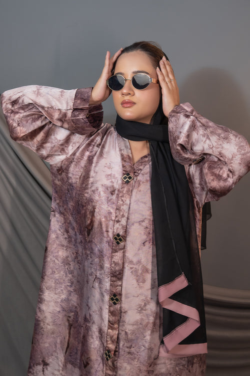 Amara Marble Abaya – Dusty Rose Tie-Dye Satin with Pink-Trim Shawl